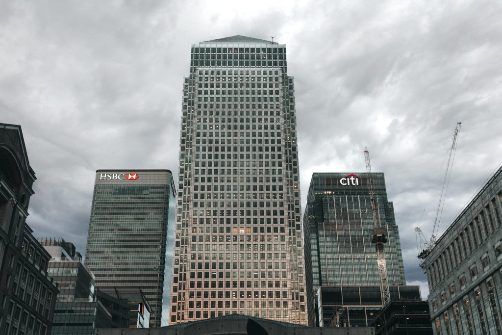 Exploring UK Banking Solutions: A Deep Dive into Cahoot, Intelligent Finance, and Major Players like HSBC and Santander - Como solicitar empréstimo no Reino Unido
