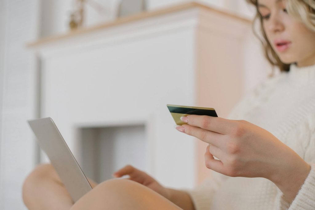 Why Choose Local Over Global? The Benefits of Using BancoSol and Banco Económico Credit Cards in Bolivia - Cartões de credito de Bolivia