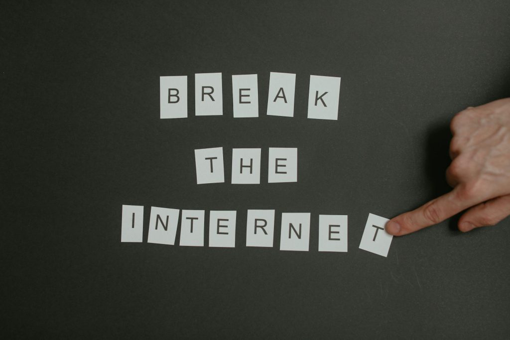 Navigating the Future of Payments: The Impact of EuroCreditBank, FinComBank, and Eximbank on Moldova’s Credit Card Ecosystem - Cartões de credito da Moldavia